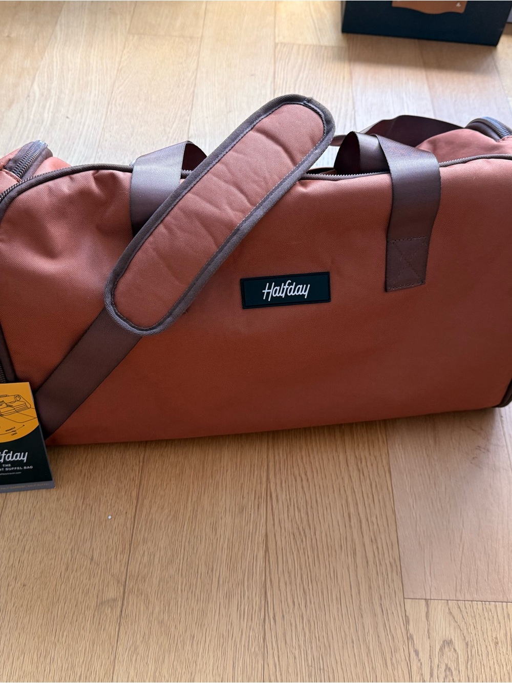 NEW 2-in-1 Halfday Garment Duffel 40L in
Terracotta with Padded Shoulder Strap